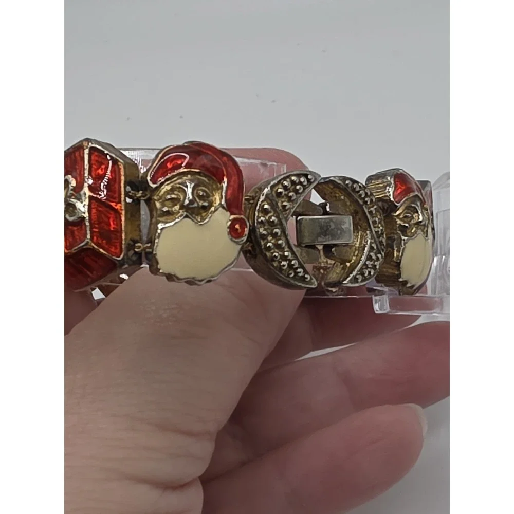 Bond Street Charm Bracelet Quartz Analog Women's Watch Christmas Themed